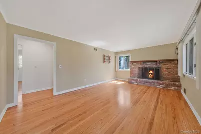 223 Connetquot Road, Bayport, NY 11705 - Photo 11