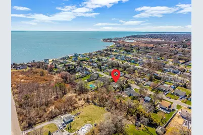 223 Connetquot Road, Bayport, NY 11705 - Photo 5