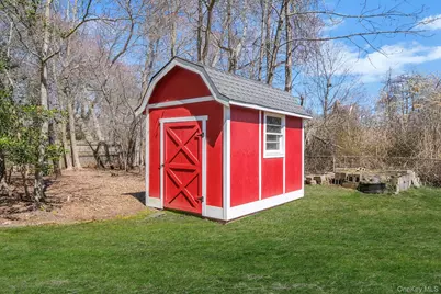 223 Connetquot Road, Bayport, NY 11705 - Photo 9