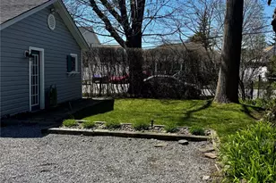 363 N Wellwood Ave, Lindenhurst, NY 11757 - Photo 15