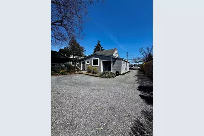 363 N Wellwood Avenue, Lindenhurst, NY 11757 - Photo 13