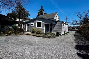 363 N Wellwood Ave, Lindenhurst, NY 11757 - Photo 13