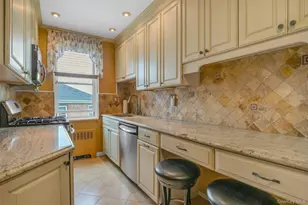 920 Pelhamdale Ave, Pelham, NY 10803 - Photo 9