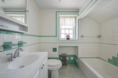 16 Felton Avenue, Valley Stream, NY 11580 - Photo 15