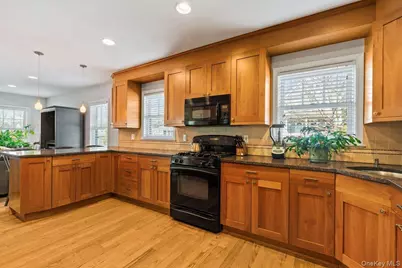 314 Hunter Street, Mamaroneck, NY 10543 - Photo 13