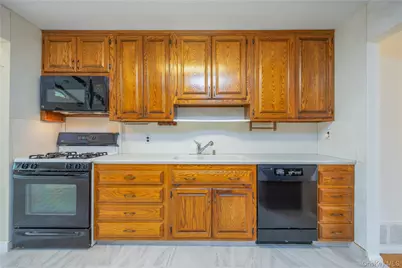 54 Meyer Oval, Pearl River, NY 10965 - Photo 17