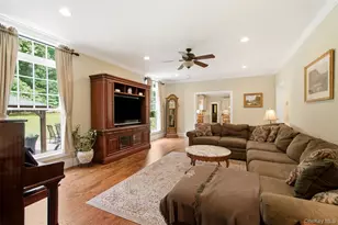 17 Forrest Dr, Lloyd Harbor, NY 11743 - Photo 9
