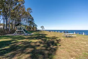 17 Forrest Dr, Lloyd Harbor, NY 11743 - Photo 31