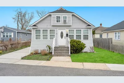 33 Center Avenue, Bay Shore, NY 11706 - Photo 1