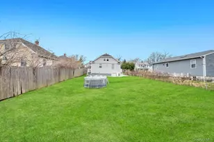 33 Center Ave, Bay Shore, NY 11706 - Photo 9