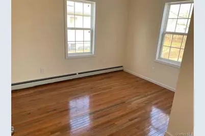 33 Center Avenue, Bay Shore, NY 11706 - Photo 7