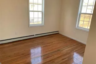 33 Center Ave, Bay Shore, NY 11706 - Photo 7