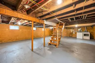 33 Center Ave, Bay Shore, NY 11706 - Photo 5