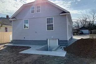 33 Center Ave, Bay Shore, NY 11706 - Photo 11