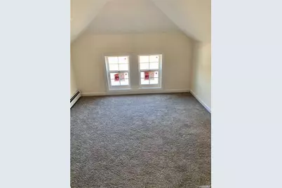 33 Center Avenue, Bay Shore, NY 11706 - Photo 9