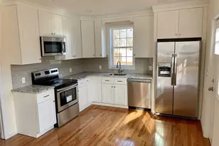 33 Center Ave, Bay Shore, NY 11706 - Photo 3