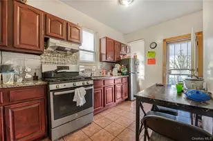 748 E 225th St, Bronx, NY 10466 - Photo 9