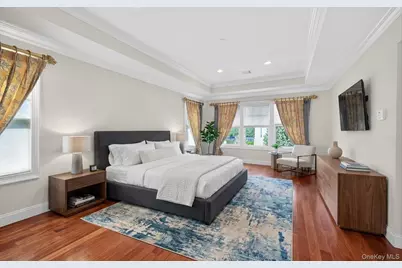702 Equestrian Way, Westbury, NY 11590 - Photo 15