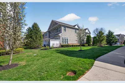 702 Equestrian Way, Westbury, NY 11590 - Photo 23