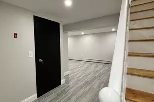 70 Appletree Ln, Roslyn Heights, NY 11577 - Photo 5