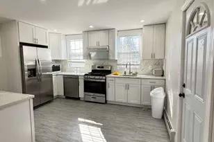 70 Appletree Ln, Roslyn Heights, NY 11577 - Photo 7