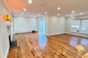 70 Appletree Ln, Roslyn Heights, NY 11577 - Photo 3