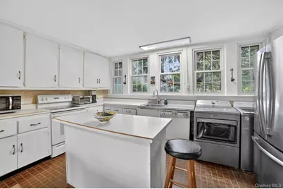139 Watch Hill Road, Cortlandt Manor, NY 10567 - Photo 15