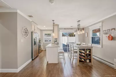 10 Gettysburg Court, Coram, NY 11727 - Photo 11