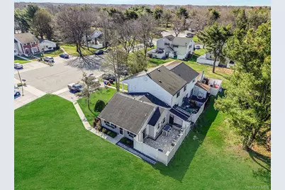 10 Gettysburg Court, Coram, NY 11727 - Photo 27