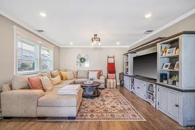 10 Gettysburg Court, Coram, NY 11727 - Photo 13