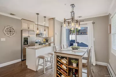 10 Gettysburg Court, Coram, NY 11727 - Photo 7
