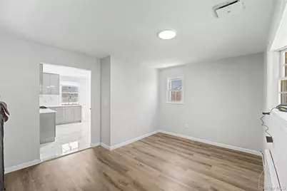 27 Westbury Avenue, Plainview, NY 11803 - Photo 7