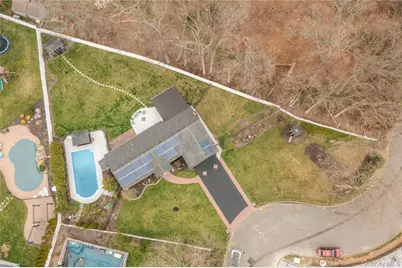 10 Denise Drive, North Babylon, NY 11703 - Photo 3