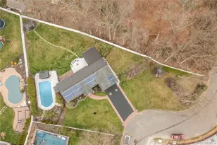 10 Denise Dr, North Babylon, NY 11703 - Photo 3