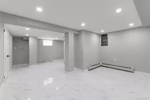 109 Evans St, New Hyde Park, NY 11040 - Photo 17