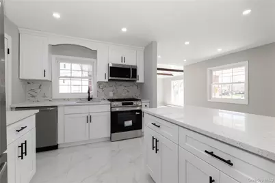 109 Evans Street, New Hyde Park, NY 11040 - Photo 7