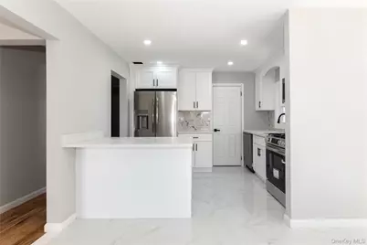 109 Evans Street, New Hyde Park, NY 11040 - Photo 5