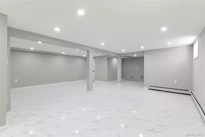 109 Evans Street, New Hyde Park, NY 11040 - Photo 15