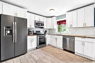 14 Gurran Dr, Stony Point, NY 10980 - Photo 17