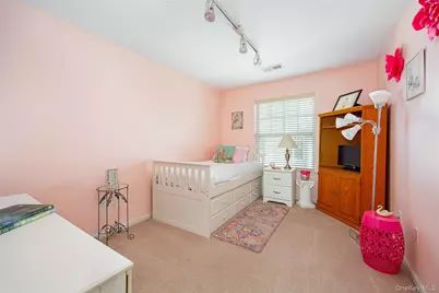 114 Hudson Pointe Drive, Poughkeepsie, NY 12601 - Photo 19