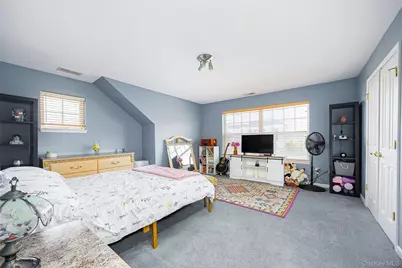 114 Hudson Pointe Drive, Poughkeepsie, NY 12601 - Photo 17