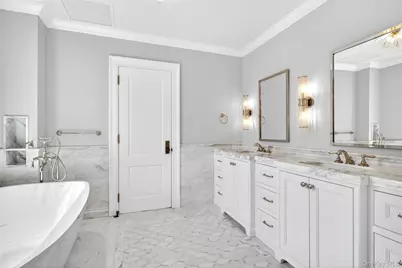 71 Lake Road, Manhasset, NY 11030 - Photo 29