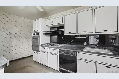 18-75 Corporal Kennedy Street #4A, Bayside, NY 11360 - Photo 7