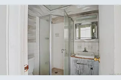 18-75 Corporal Kennedy Street #4A, Bayside, NY 11360 - Photo 19