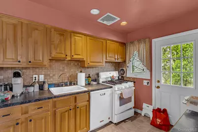 2028 Oakwood Drive, Peekskill, NY 10566 - Photo 17