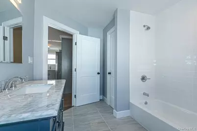 207 Nassau Boulevard #B, Garden City South, NY 11530 - Photo 9