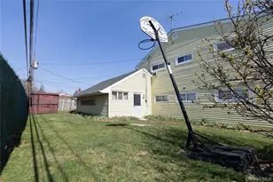 2492 2nd St, East Meadow, NY 11554 - Photo 25