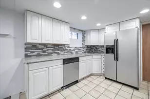34 Vandewater Ave, Floral Park, NY 11001 - Photo 35