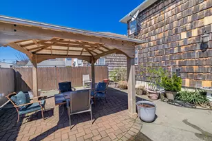34 Vandewater Ave, Floral Park, NY 11001 - Photo 37