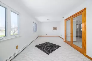 34 Vandewater Ave, Floral Park, NY 11001 - Photo 17